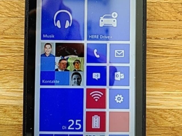 Nokia Lumia 520 - 1